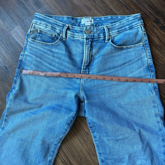 12 / 31 DOLLY PARTON JOLEANS PETITE FLARE JEANS LIGHT WASH DENIM GOOD AMERICAN - Picture 11 of 16